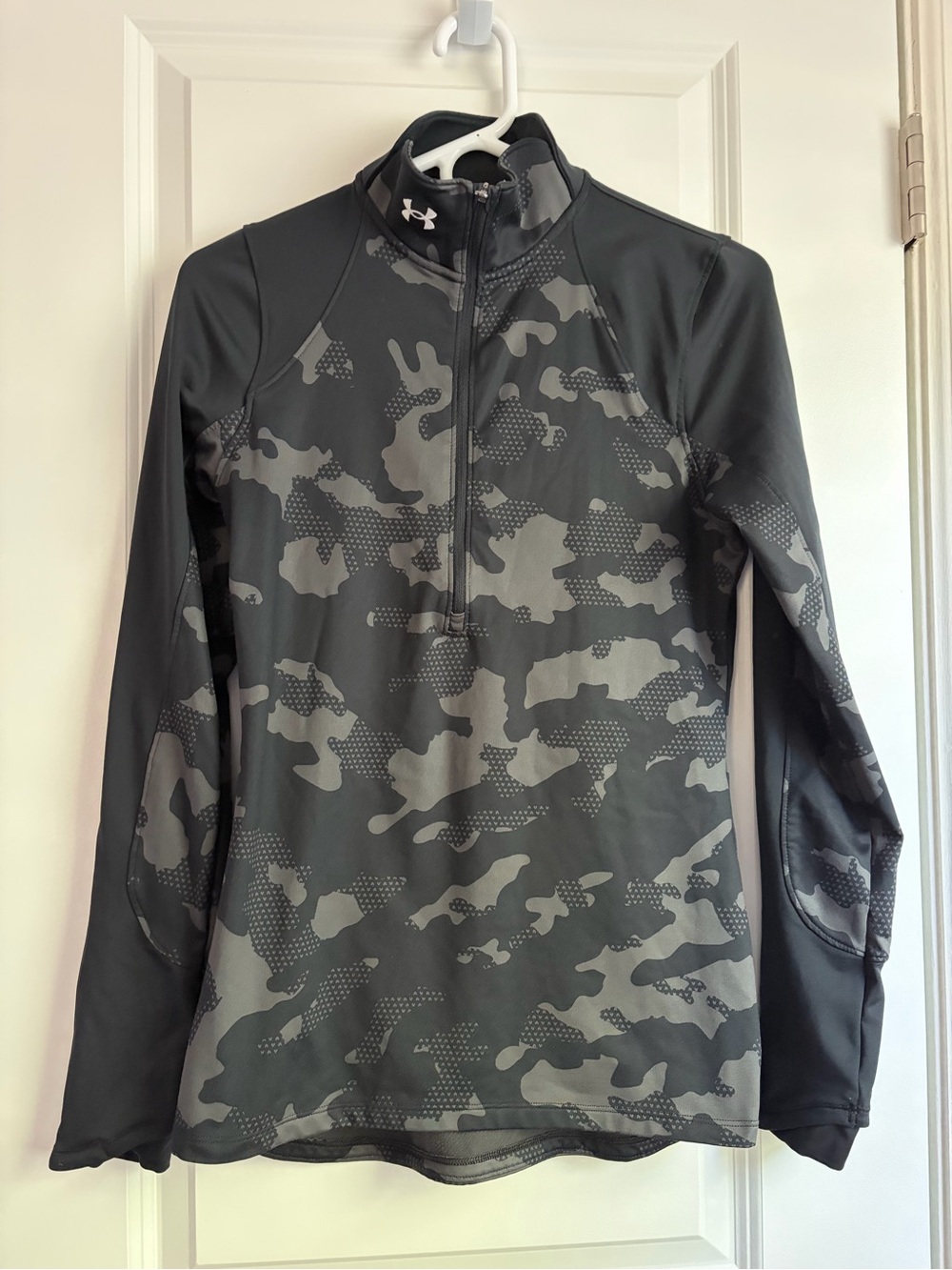 Under Armour Black & Gray Camo Long-Sleeve Quarter Zip Pullover Jacket